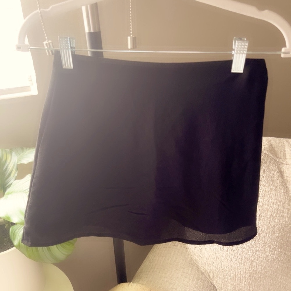 Black Ruffle Mini Skirt XS - Picture 5 of 10